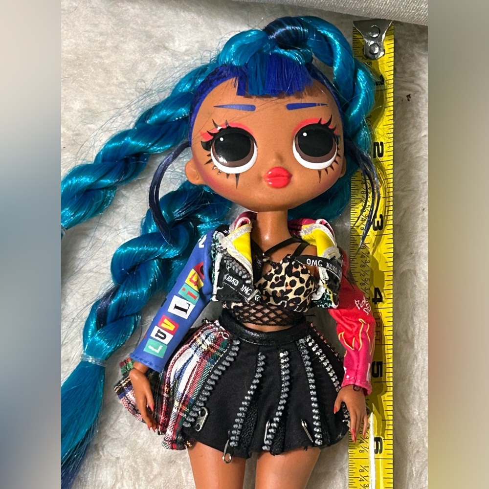 LOL surprise omg remix‎ fashion doll punk girl blue hair with outfit